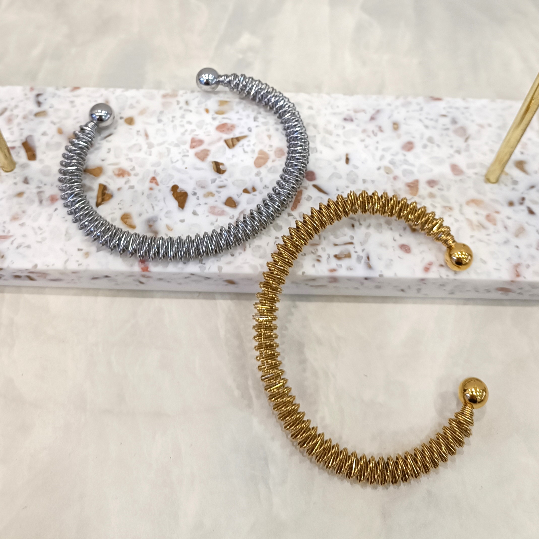 Βραχιόλι χειροπέδα με σύρμα ανοξείδωτο ατσάλι - Image 2