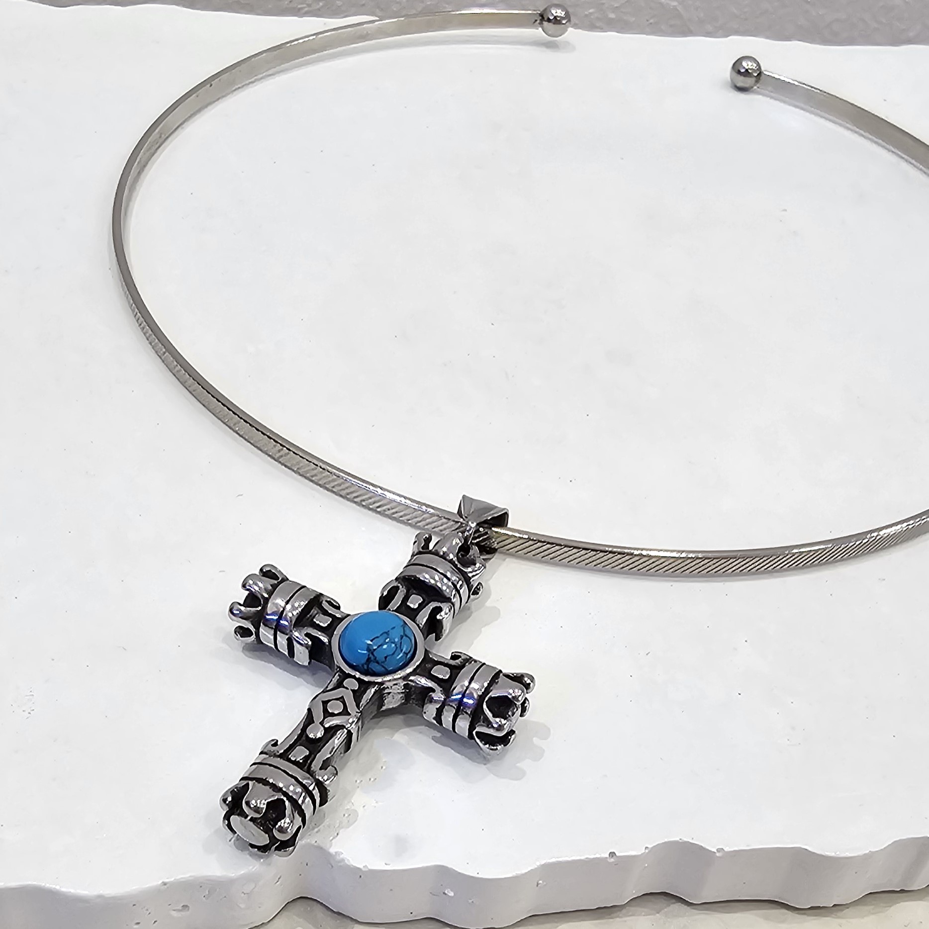 Κολιέ λαιμαριά λεπτή πλακέ με μενταγιόν μεγάλο σταυρό με γαλάζια πέτρα ανοξείδωτο ατσάλι - Image 3